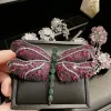 Classic Golden Brooch QTXZ-9110020