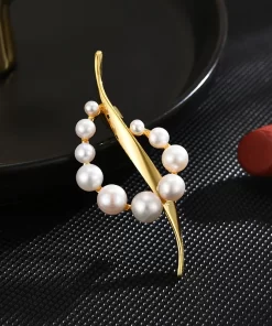 Classic Four-pointed Stars Brooch QTXZ-9110089