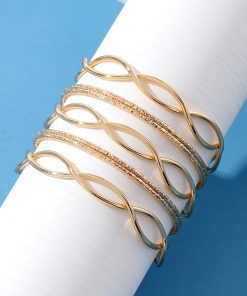 Classic Diamond Golden Bracelet QTSL-9110029