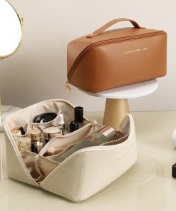 Fashion Top Quality 17x11cm Makeup Bag With Golden Chains Ball BBGZ-928002